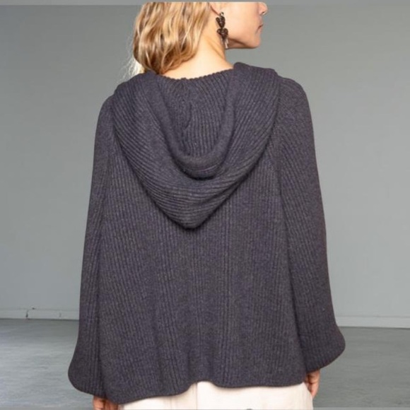 POL Hoodie With Pearls Grey Hooded Sweater with Pearl Accents New Boutique - Picture 3 of 16